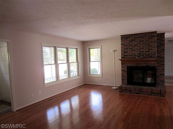 3rd image of 8930 E Ef Ave