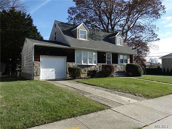 4th image of 94 Plympton Ave
