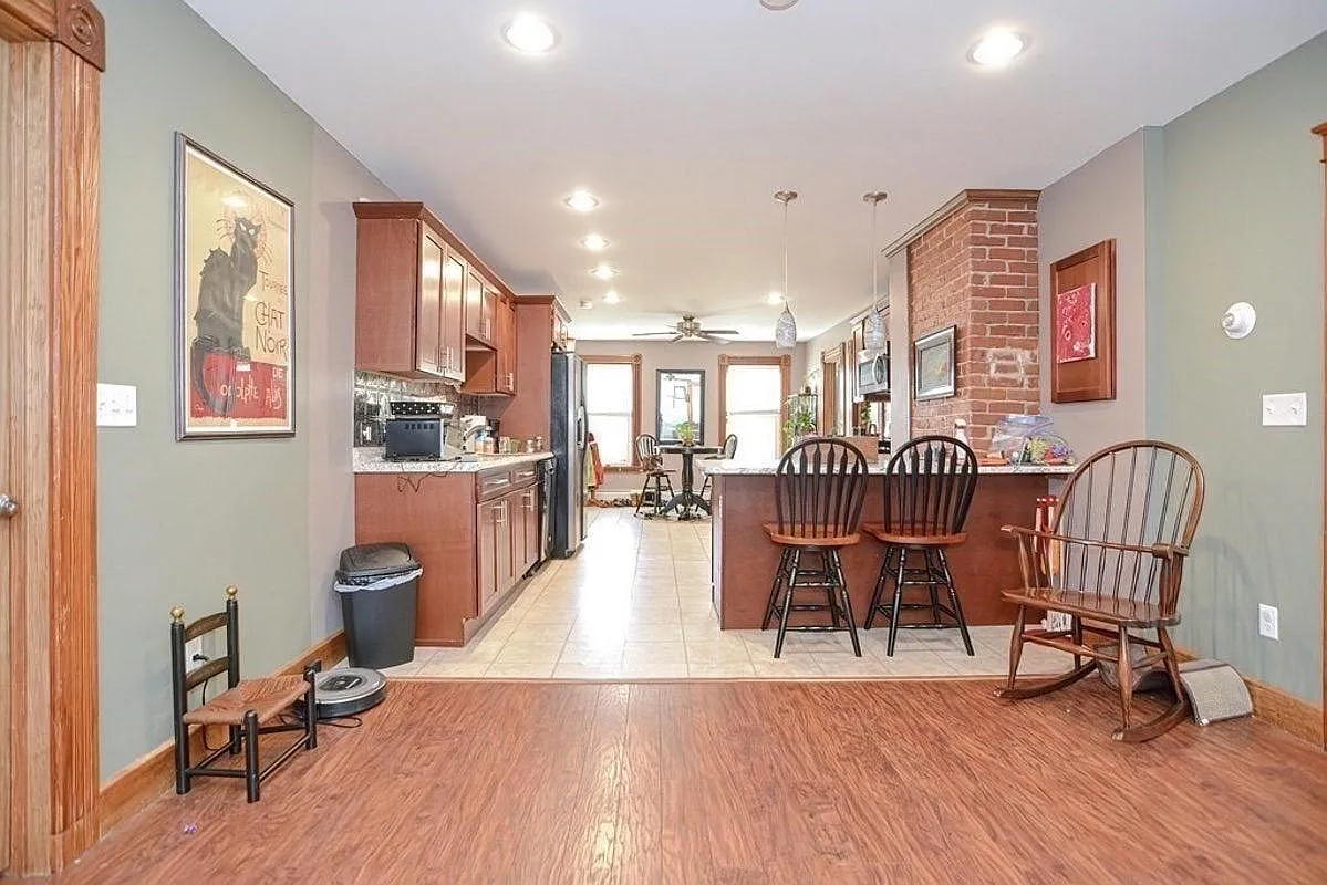 Building Photo - 142 Washington St #1