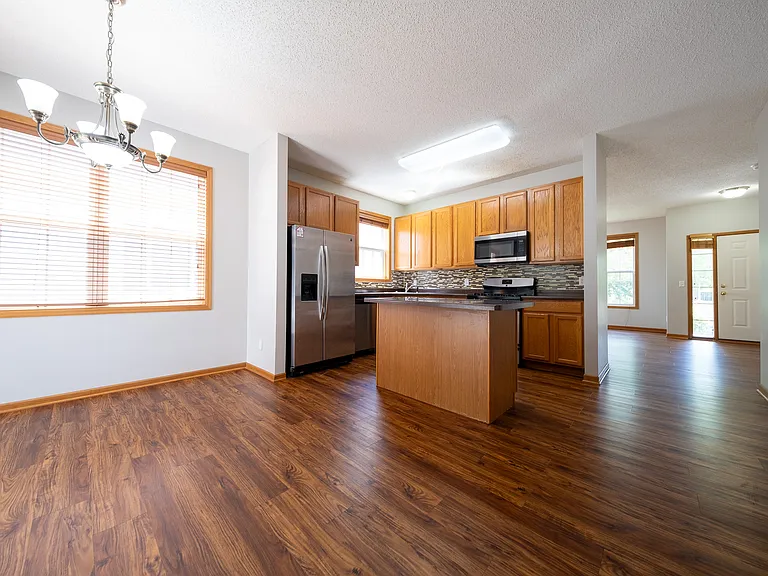 10021 Iris Ln — Photo 7