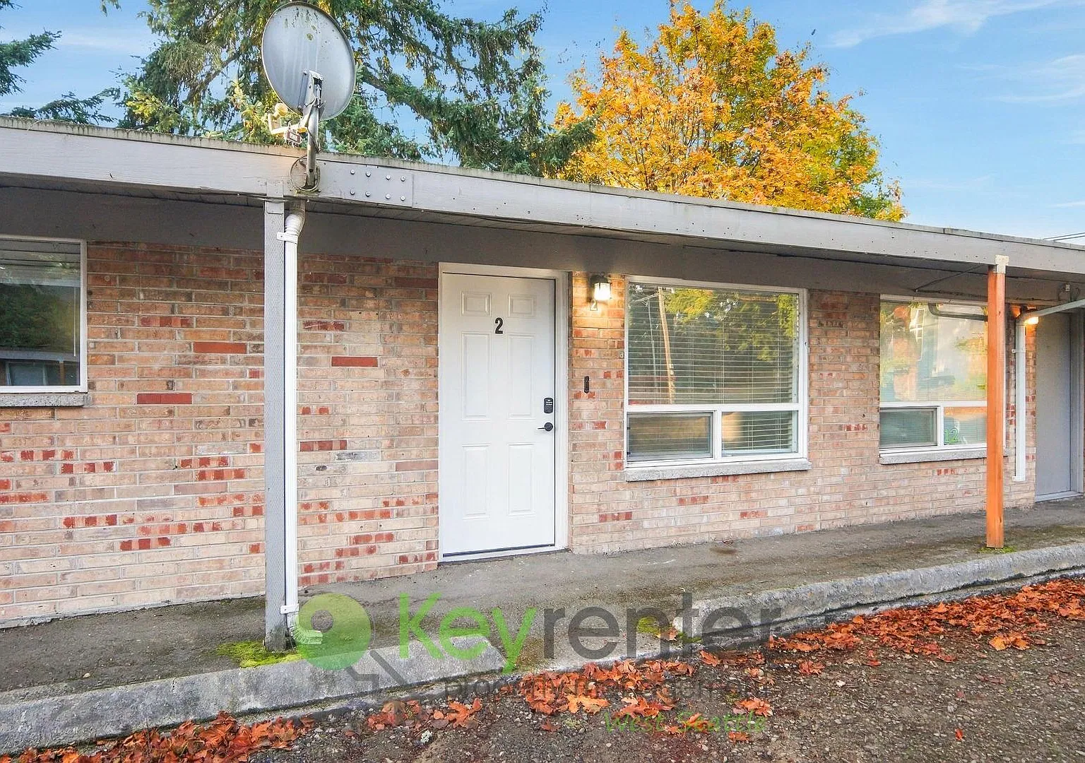 Evergreen Apartments — Photo 1