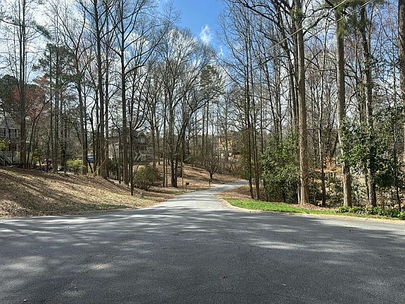 4th image of 202 Cherokee Springs Way