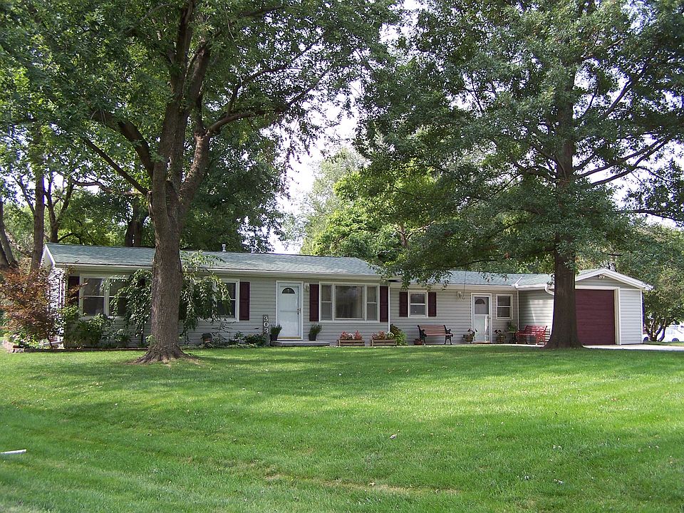 1st image of 303 SE 17th St