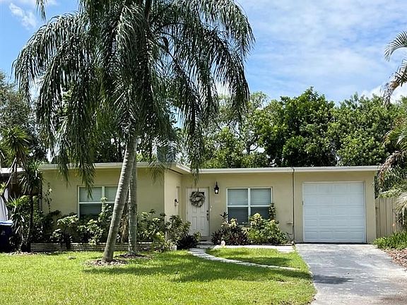 2nd image of 1835 Park Ln #2123