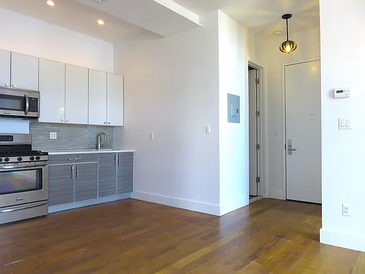 Rented by Rennit Inc. | media 22