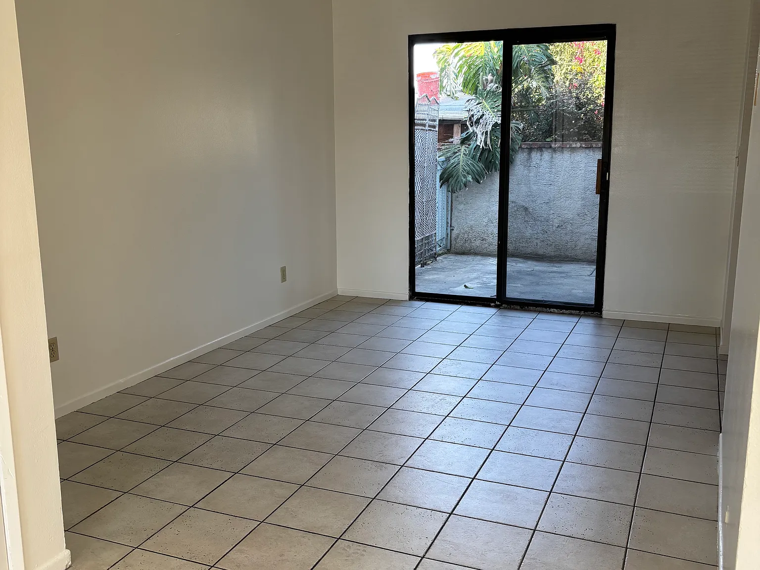 2 bed, 1.5 bath, 950 sqft, $2,800 — Photo 3
