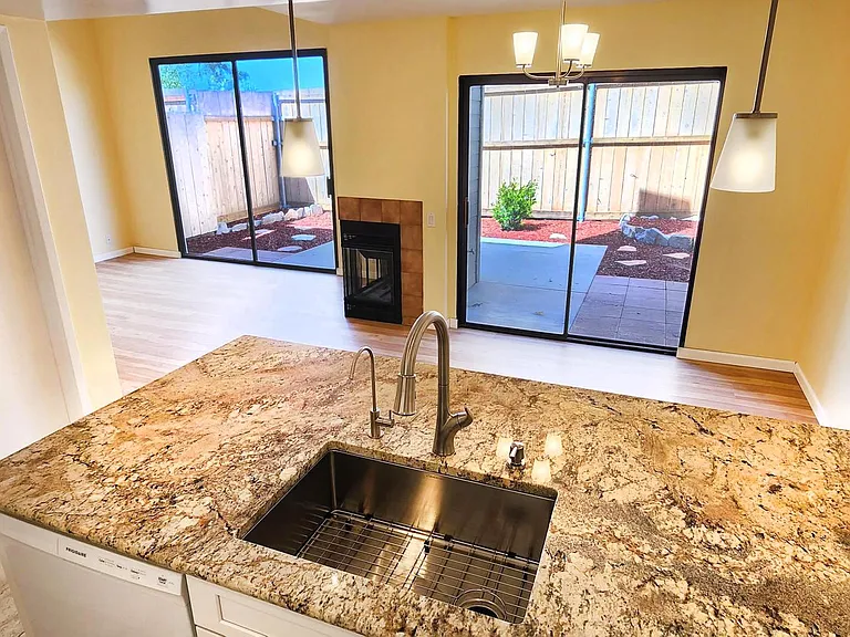 3676 Constellation Rd — Photo 11