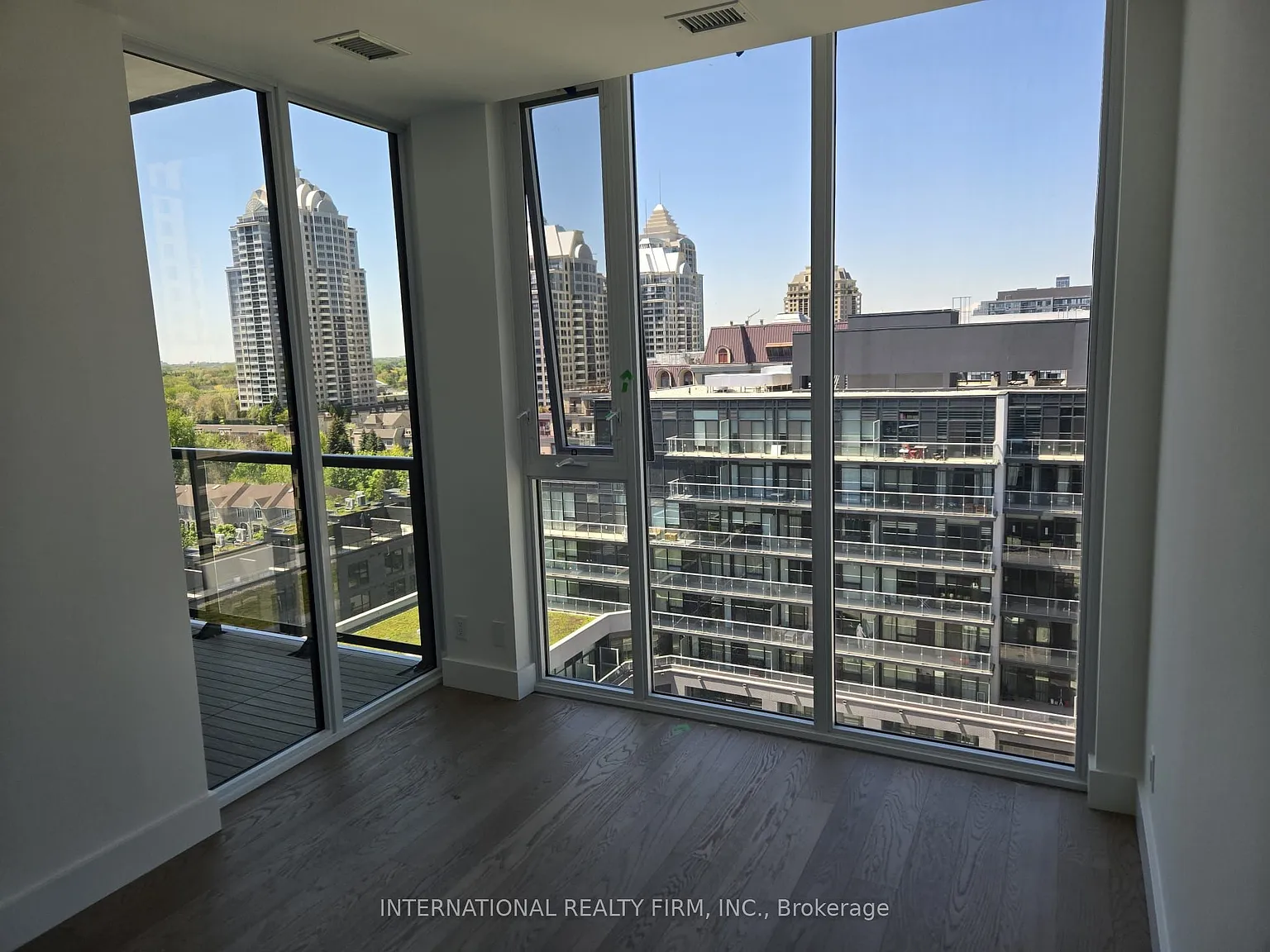 4 bed, $2,550 — Photo 4