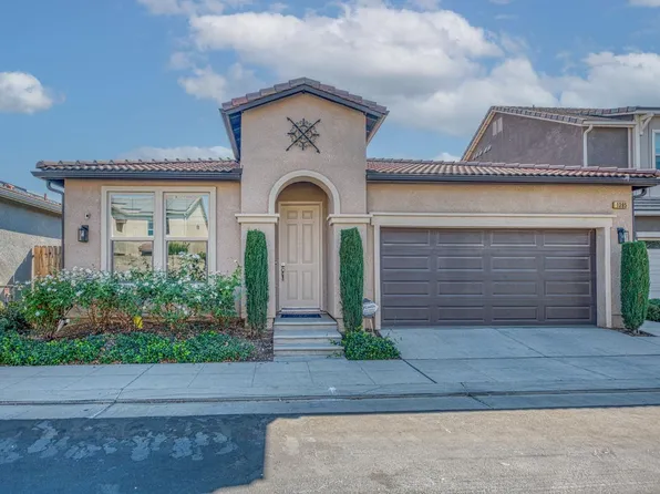 1395 E Via Azzurra Way, Fresno, CA 93730