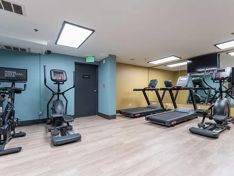 Sierra Fountain Apartments — Photo 8