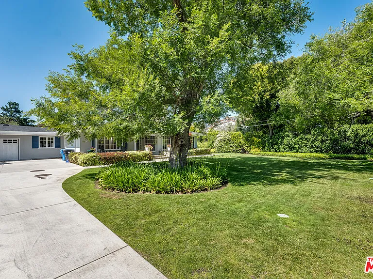 28925 Cliffside Dr — Photo 53