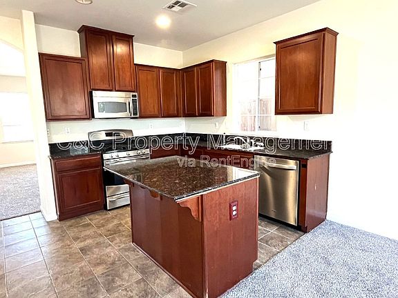 3rd image of 1437 Cat Tail Dr