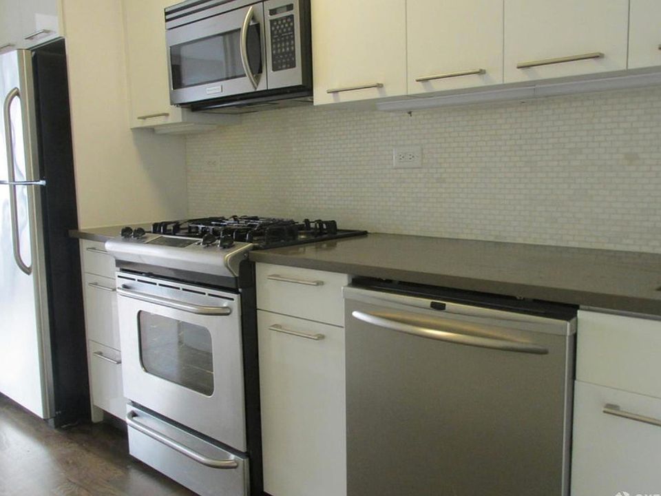 1st image of 220 E 63rd St APT 7L