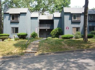 28 Coach Dr, Southington, CT 06489