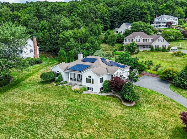 27 Spring Hill Rd, Belchertown, MA 01007