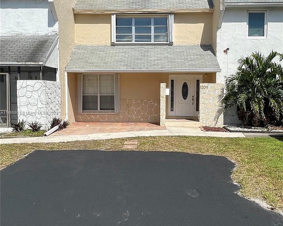 1st image of 1209 Seaview Dr