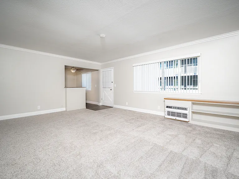 Palms B17 living2 (1) Palms B17 living2 (1)