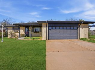 1414 N Glenn English St, Cordell, OK 73632