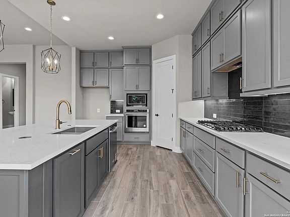 4th image of 115 Carino Cove
