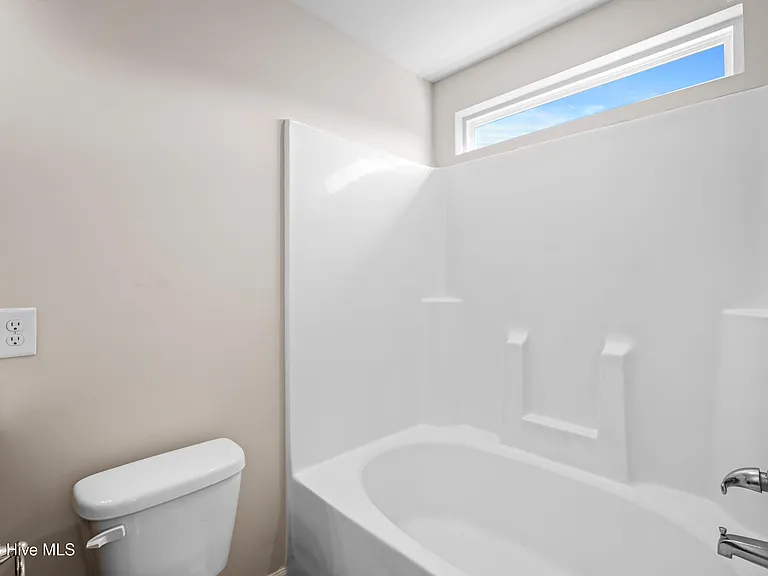406 Paxton Ct — Photo 21