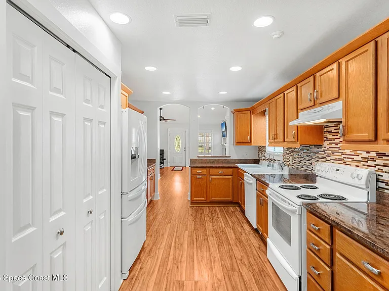 116 Rosa L Jones Dr — Photo 23