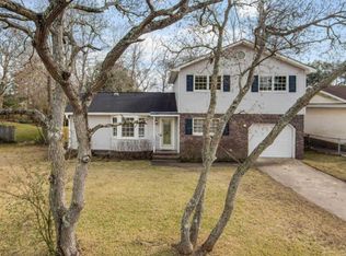 1243 Fort Dr, Hanahan, SC 29410