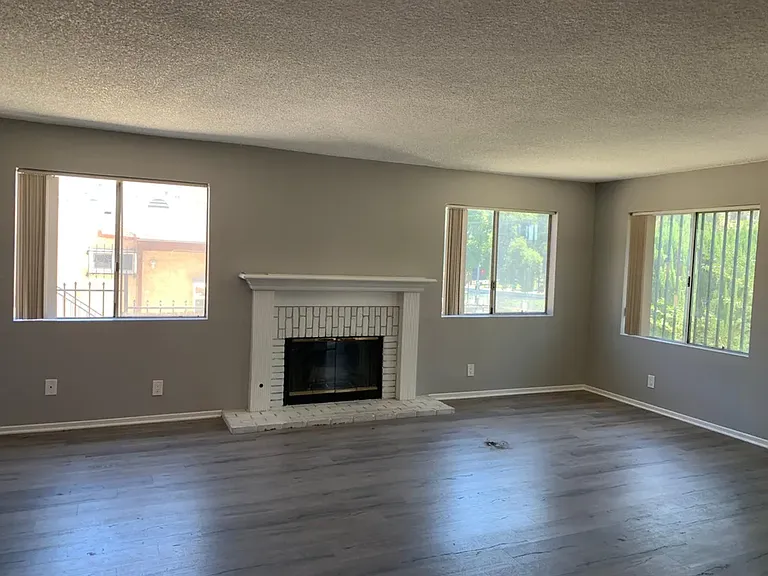 827 Glendale Blvd — Photo 3