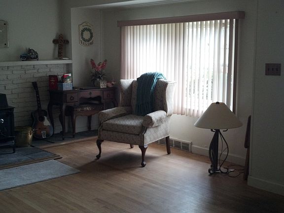5th image of 12 Woodland Ave