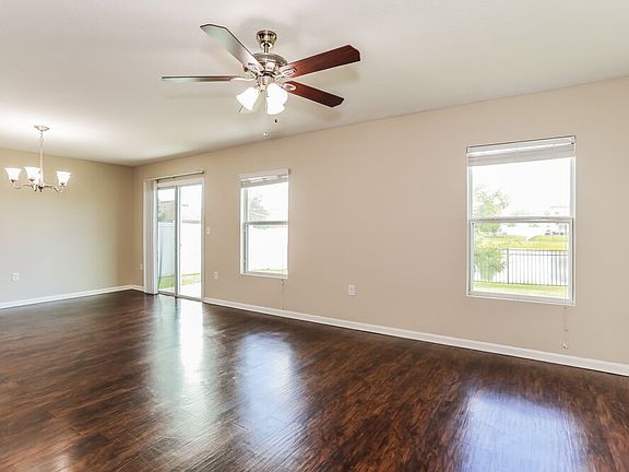 4th image of 3275 Canyon Falls Dr