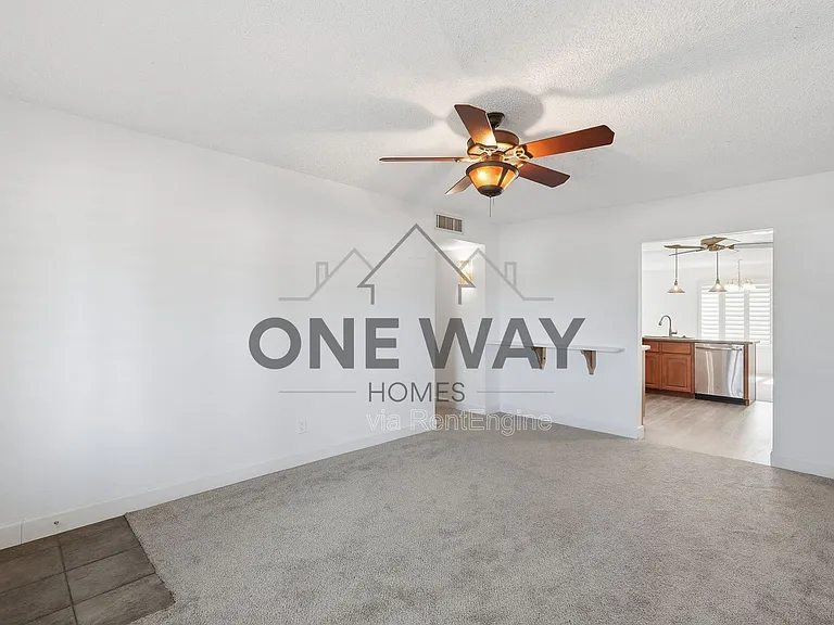 5749 S Farmer Ave — Photo 14