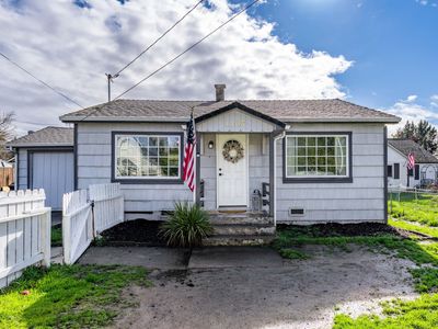 1107 SW Bridge St, Grants Pass, OR, 97526