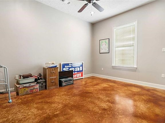 4th image of 16009 Nightingale Ln