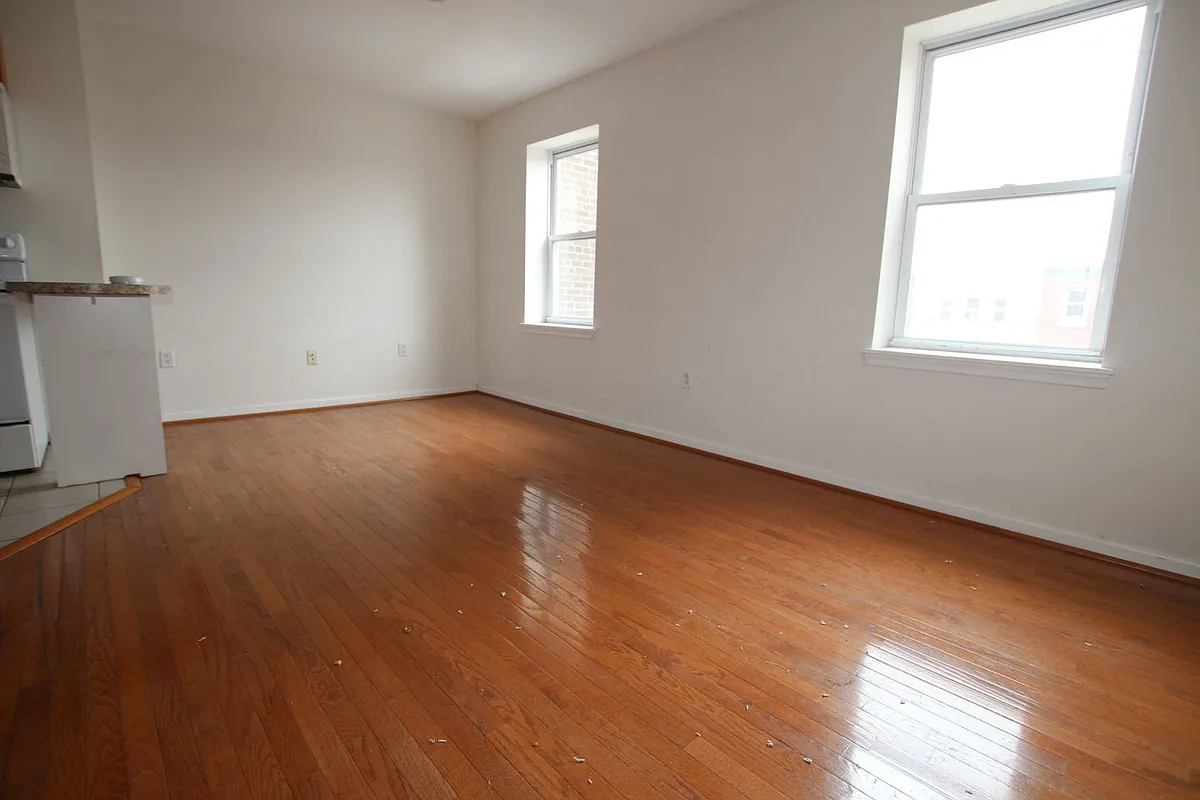 Building Photo - 2829 W Girard Ave #3