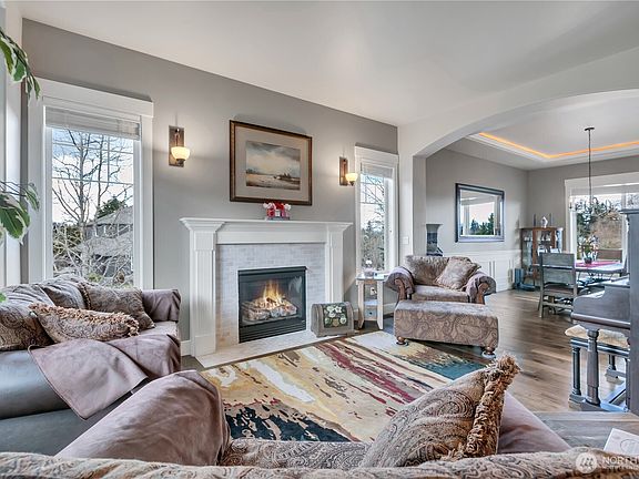 4th image of 2903 219th Avenue E