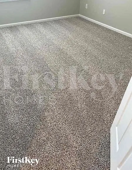 13668 Chipperfield Ln — Photo 5