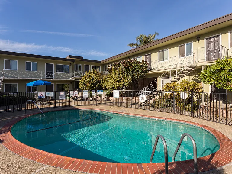 6601-6605 Moeser Ln — Photo 9