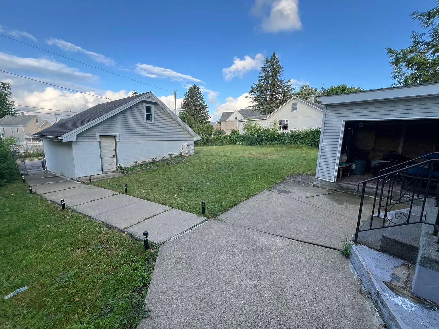 2 bed, 1000 sqft, $1,200 — Photo 3