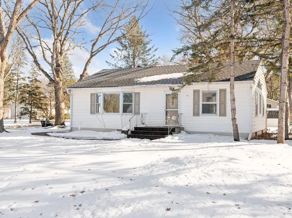 684 County Road B2 W, Roseville, MN 55113