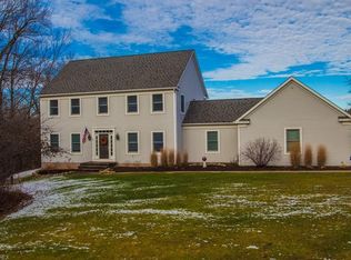 100 Champion Ln, Chagrin Falls, OH 44022