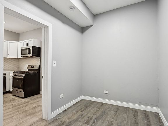 3rd image of 1913 N Francisco Ave #1