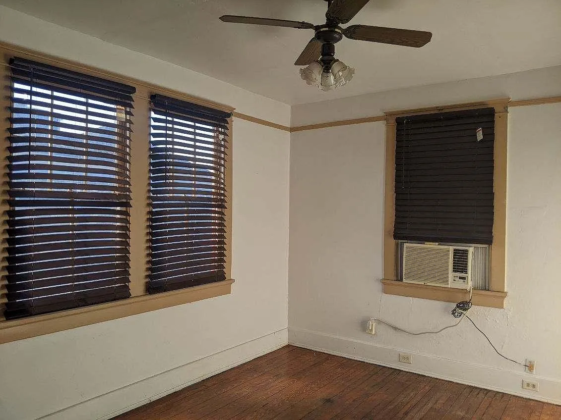 4213 S Robertson St — Photo 3