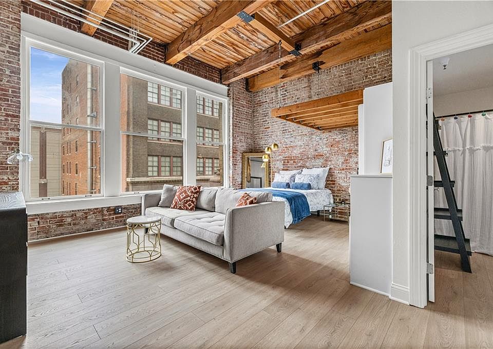 1st image of 308 W 8th St APT 304