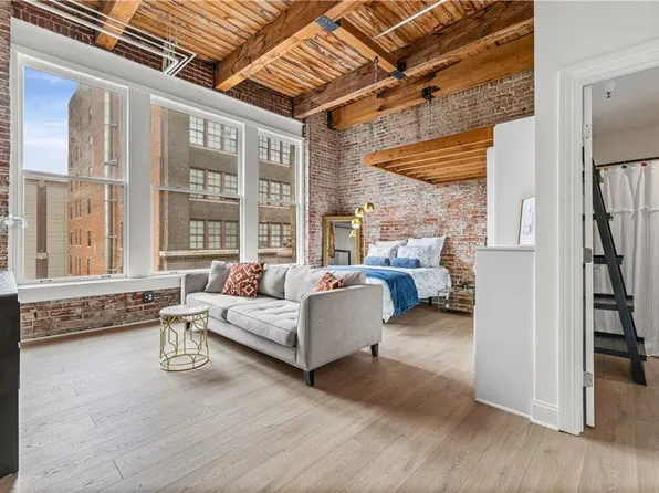 308 W 8th St APT 304, Kansas City, MO 64105