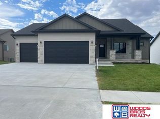 1127 Asher Ave, Hickman, NE 68372