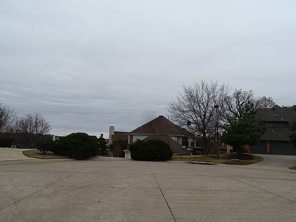 5th image of 810 Greenvalley Ln