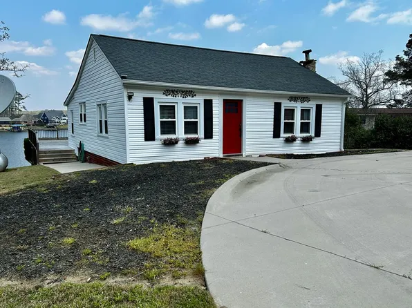 1109 Calhoun Rd E, Greenwood, SC 29649