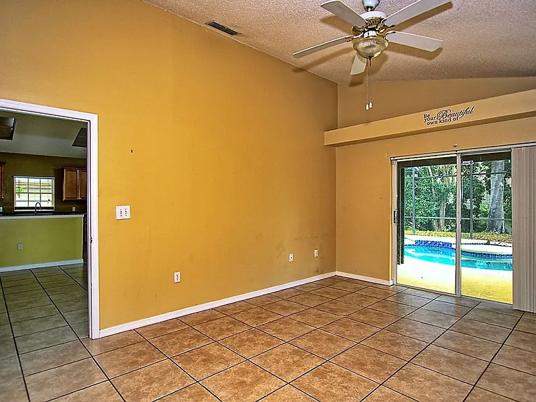 4335 Creekside Blvd — Photo 9