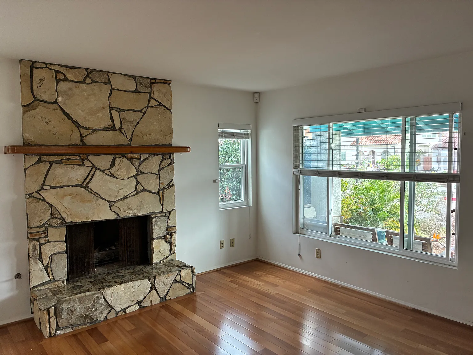 3 bed, 2026 sqft, $7,530 — Photo 2
