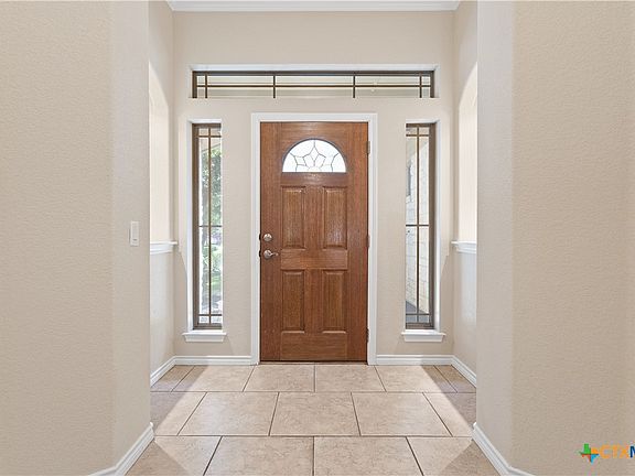 3rd image of 1005 Fort Davis St