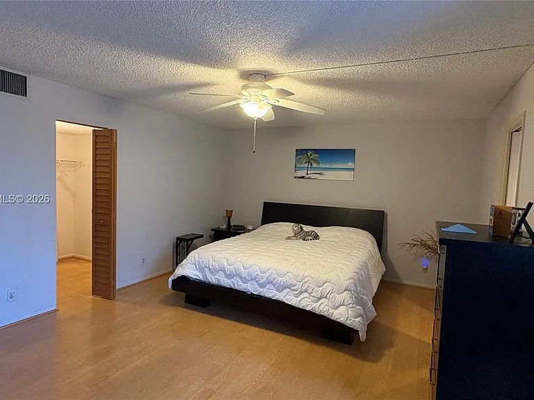808 NE 27th Ave #808 — Photo 17